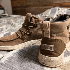 NWOT Womens size 7 hey dudes